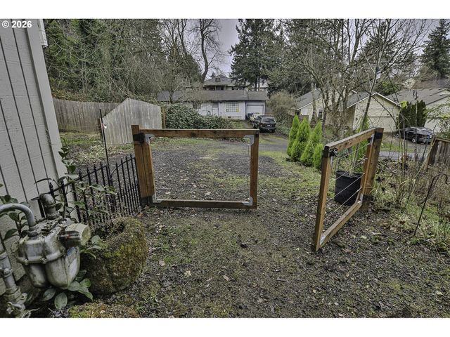 9740 Sw 51ST Ave, Portland, OR 97219
