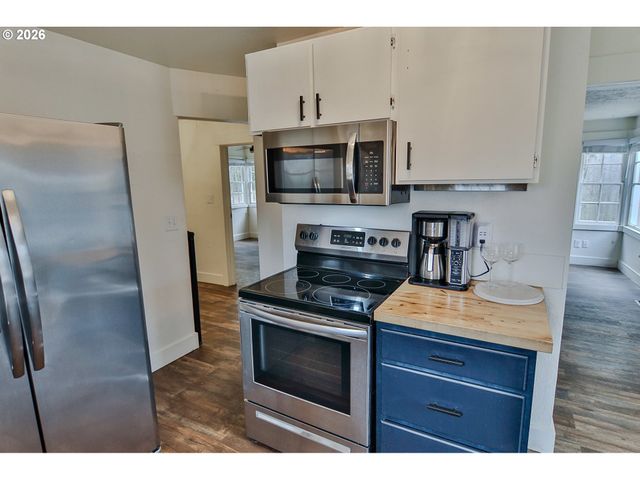 9740 Sw 51ST Ave, Portland, OR 97219