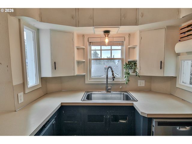 9740 Sw 51ST Ave, Portland, OR 97219