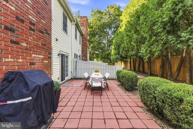 43 FAIR ACRES CT, Princeton, NJ 08540