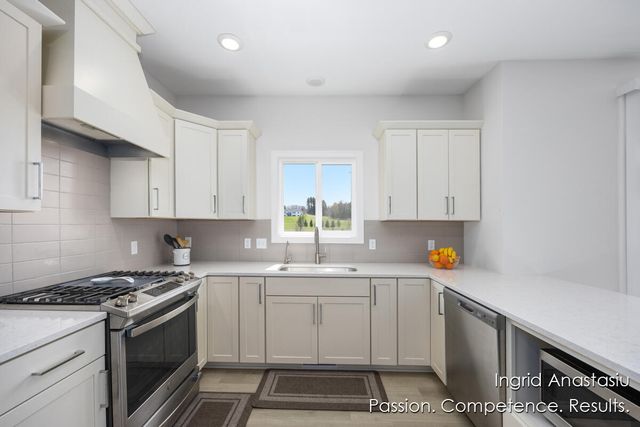 6830 Golden View Drive Se, Cascade Twp, MI 49512