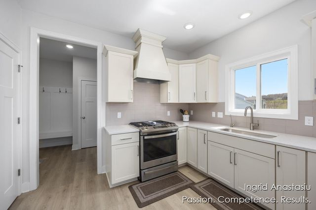 6830 Golden View Drive Se, Cascade Twp, MI 49512