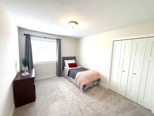 6830 Golden View Drive Se, Cascade Twp, MI 49512