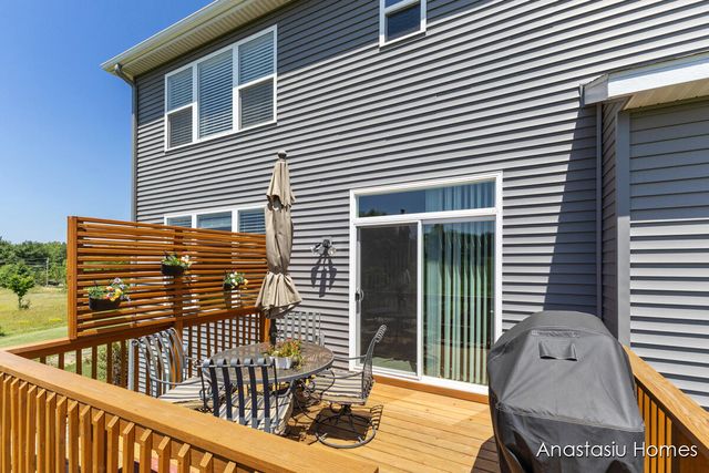 6830 Golden View Drive Se, Cascade Twp, MI 49512