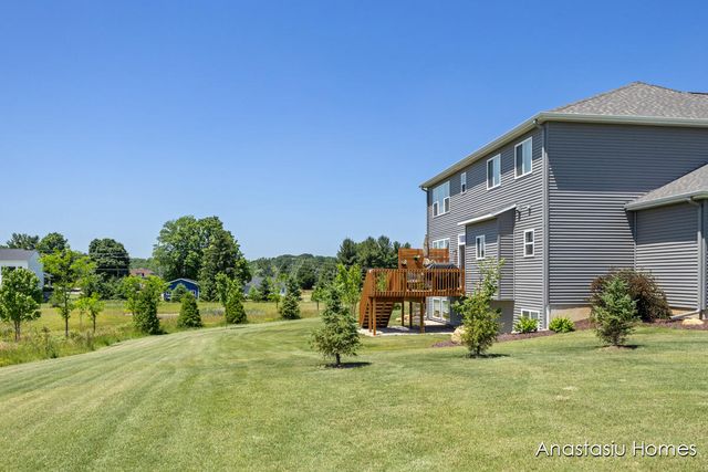 6830 Golden View Drive Se, Cascade Twp, MI 49512