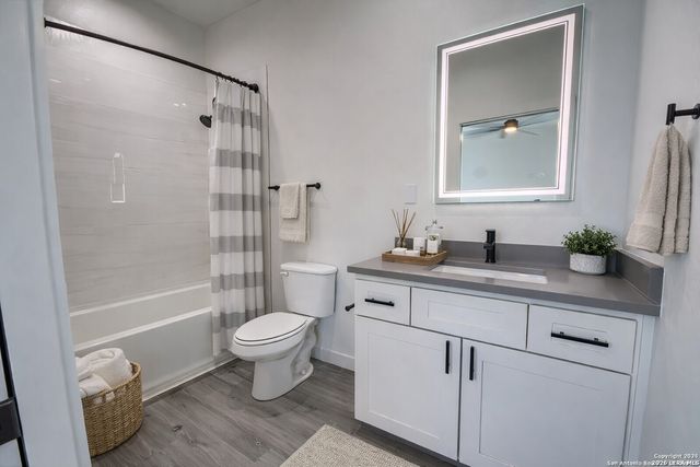 2066 DRY CREEK, Canyon Lake, TX 78133