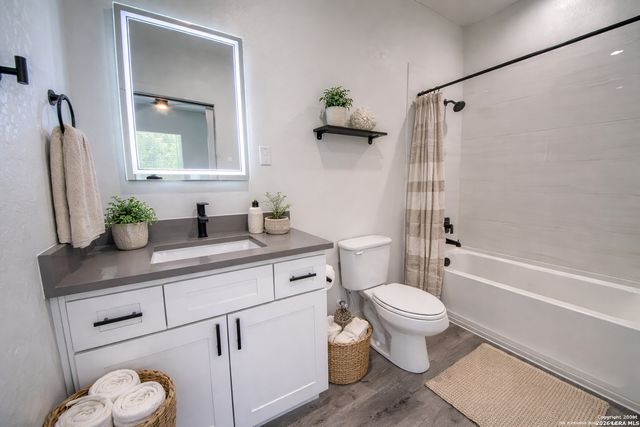 2066 DRY CREEK, Canyon Lake, TX 78133