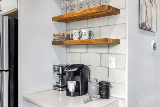 106 Chapparal CIR, Wimberley, TX 78676