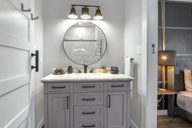 106 Chapparal CIR, Wimberley, TX 78676