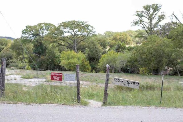 106 Chapparal CIR, Wimberley, TX 78676