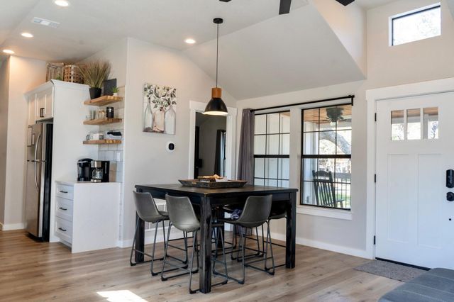 106 Chapparal CIR, Wimberley, TX 78676