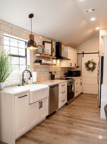 106 Chapparal CIR, Wimberley, TX 78676