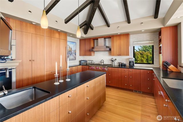 1640 Magnolia Boulevard W, Seattle, WA 98199