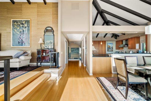 1640 Magnolia Boulevard W, Seattle, WA 98199