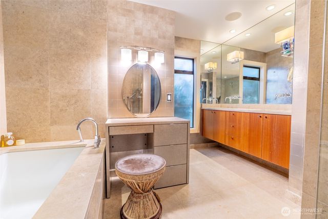 1640 Magnolia Boulevard W, Seattle, WA 98199