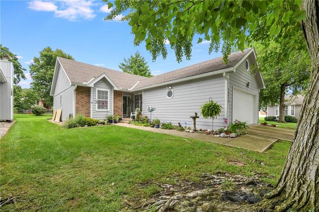 16612 E 53rd Street S, Independence, MO 64055