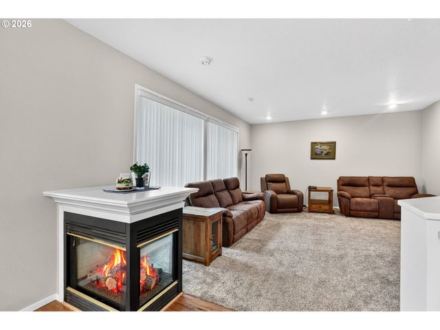 11413 PENNYS Way, Oregon City, OR 97045