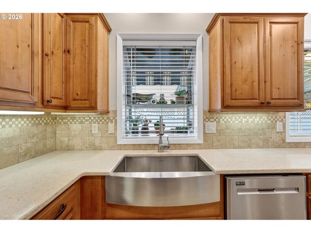 11413 PENNYS Way, Oregon City, OR 97045