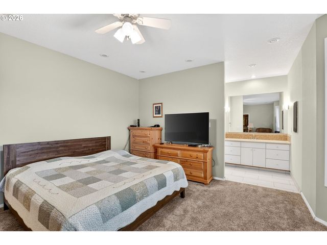 11413 PENNYS Way, Oregon City, OR 97045