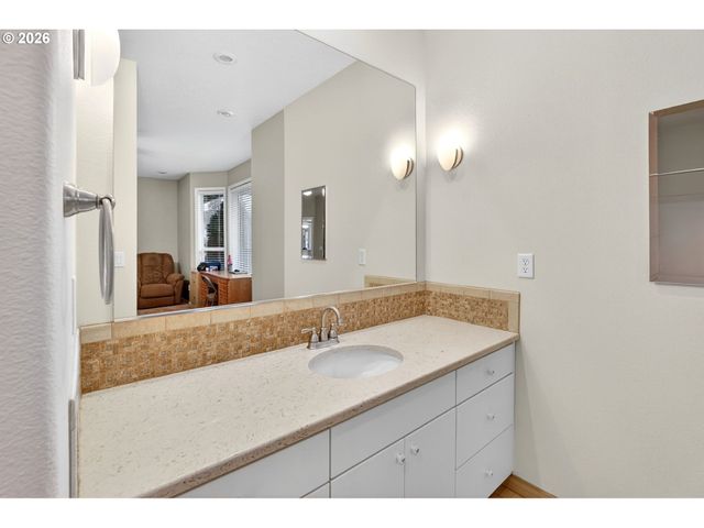 11413 PENNYS Way, Oregon City, OR 97045