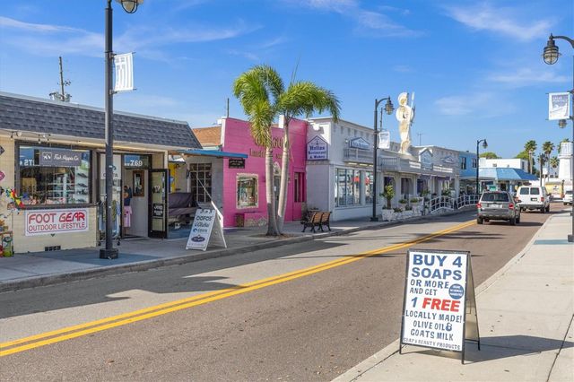 36 WINDRUSH BAY DRIVE 36, Tarpon Springs, FL 34689