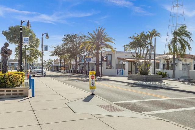 36 WINDRUSH BAY DRIVE 36, Tarpon Springs, FL 34689