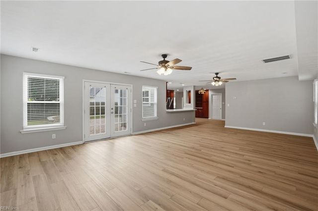 1225 Woodstream CT, Chesapeake, VA 23322