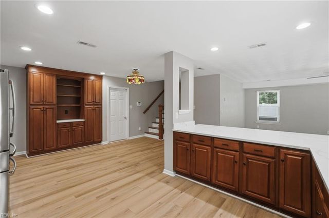 1225 Woodstream CT, Chesapeake, VA 23322