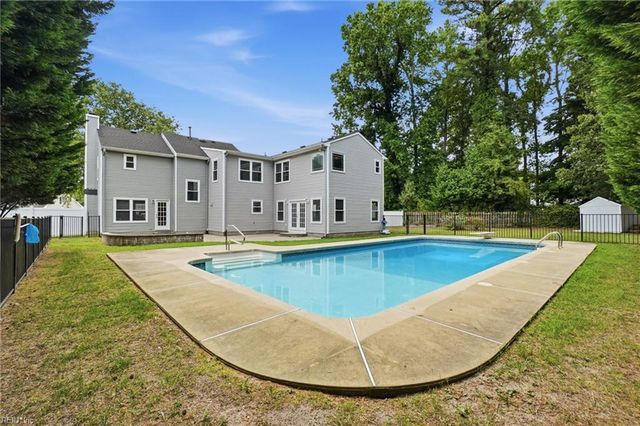 1225 Woodstream CT, Chesapeake, VA 23322