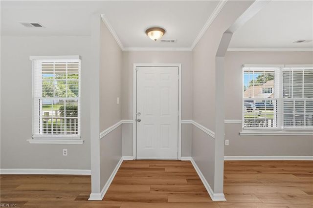 1225 Woodstream CT, Chesapeake, VA 23322