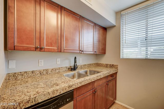 4204 N 38th Street, Phoenix, AZ 85018