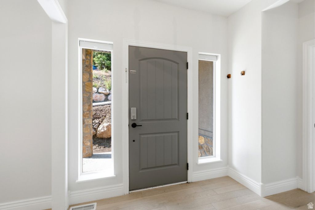 150 N CRESTVIEW DR, Park City, UT 84098 — photo 4