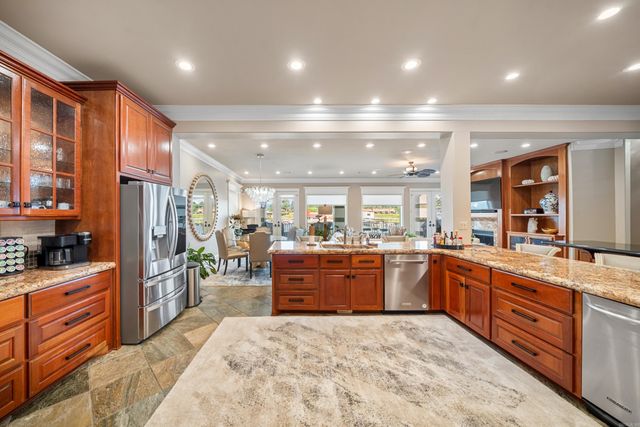 347 Paradise Pt, Hot Springs, AR 71913