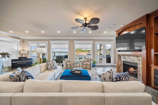 347 Paradise Pt, Hot Springs, AR 71913