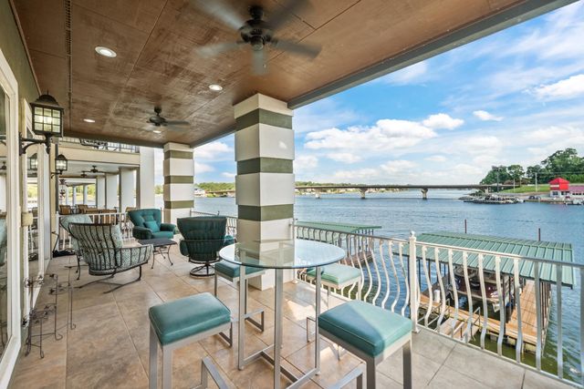 347 Paradise Pt, Hot Springs, AR 71913