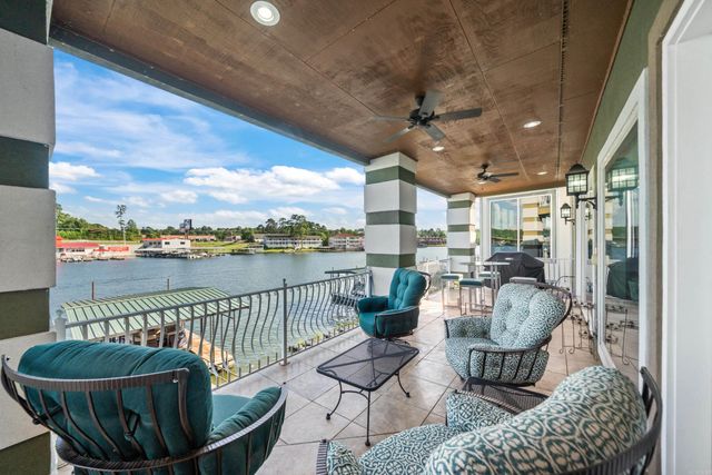 347 Paradise Pt, Hot Springs, AR 71913