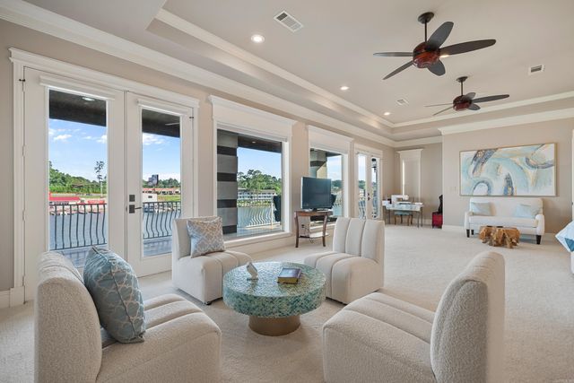 347 Paradise Pt, Hot Springs, AR 71913