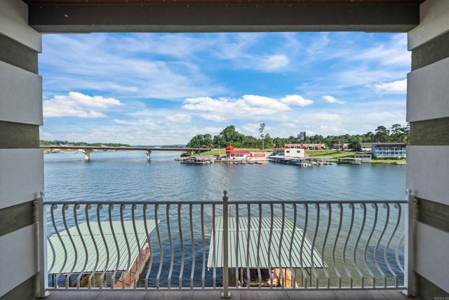 347 Paradise Pt, Hot Springs, AR 71913