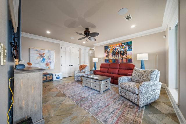 347 Paradise Pt, Hot Springs, AR 71913