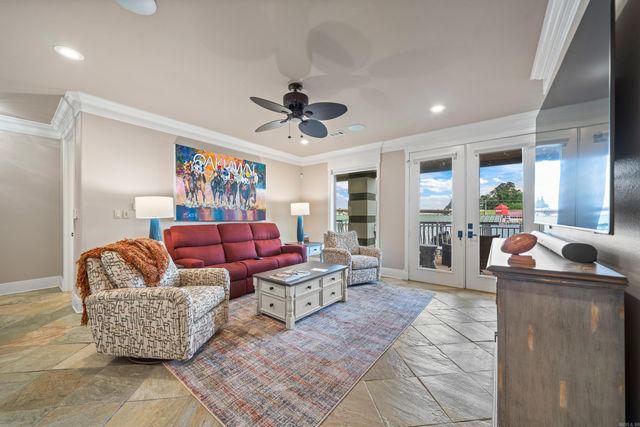 347 Paradise Pt, Hot Springs, AR 71913