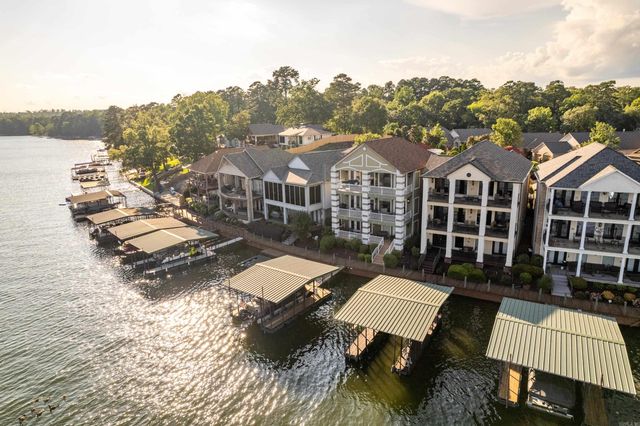 347 Paradise Pt, Hot Springs, AR 71913