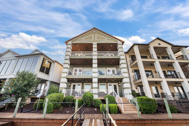 347 Paradise Pt, Hot Springs, AR 71913