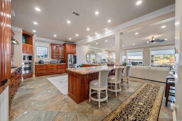 347 Paradise Pt, Hot Springs, AR 71913