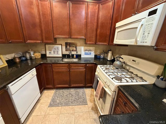 117 Pond View Drive, Port Washington, NY 11050