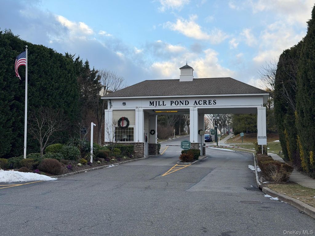 117 Pond View Drive, Port Washington, NY 11050