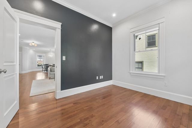 40 Sawyer Ave 1, Boston, MA 02125