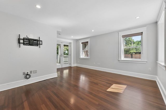 40 Sawyer Ave 1, Boston, MA 02125