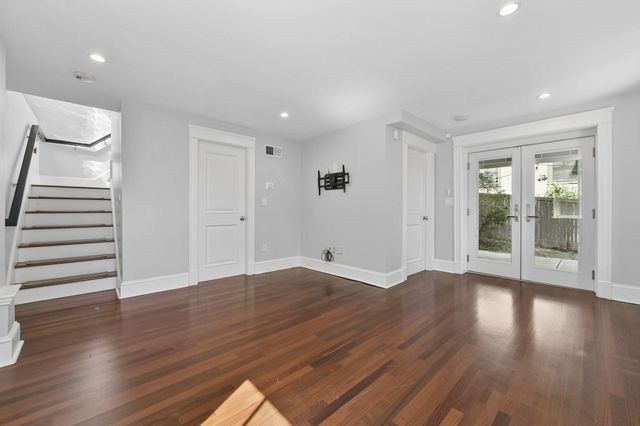 40 Sawyer Ave 1, Boston, MA 02125