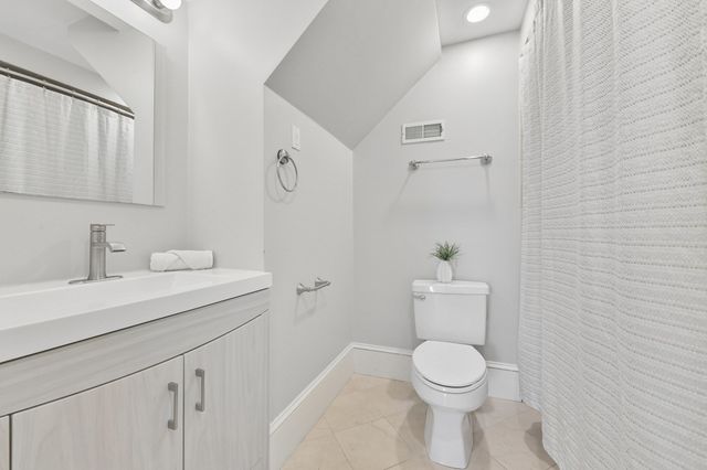 40 Sawyer Ave 1, Boston, MA 02125