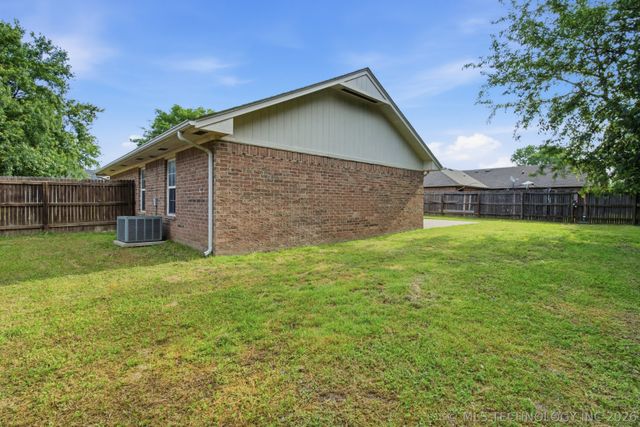 24 Natalie Lane, Kiefer, OK 74041